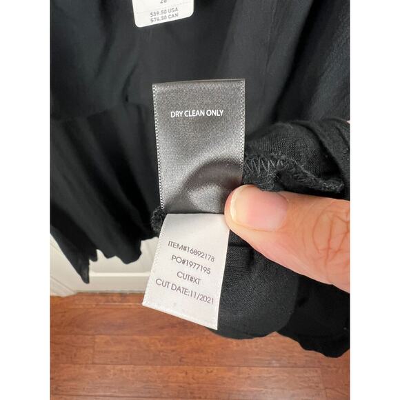 Torrid NWT Black Crochet Sleeve Sweetheart Neck Rayon Peplum Smocked Blouse 4X - Picture 9 of 11